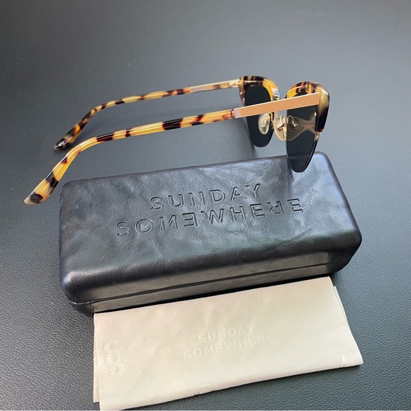 Sunday Somewhere Pixie Sunglasses - Picture 4 of 6